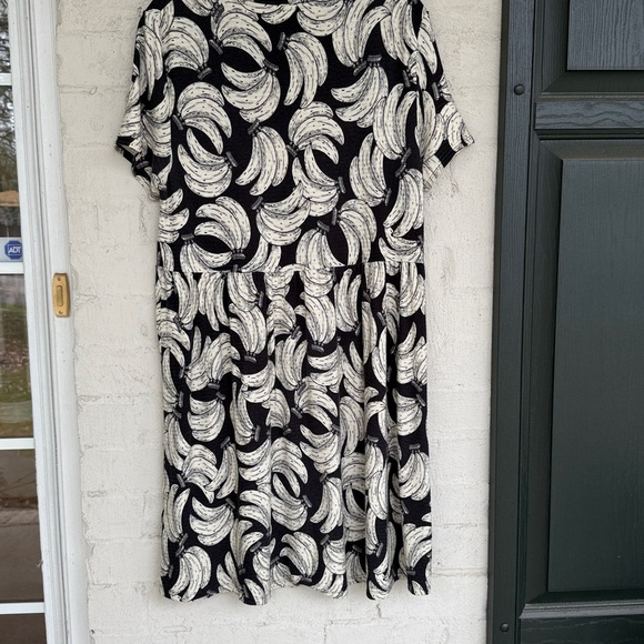 FARM Rio Black/Cream Banana Print Short Sleeve Tiered Boho Knit Dress Medium - Picture 6 of 9